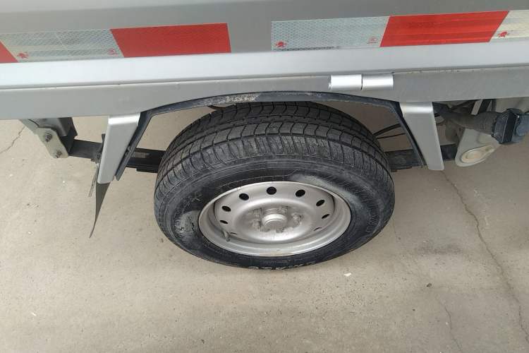 Used Wuling Rongguang Small Truck 2023 1.5L Single-Row LAR Exterior 5