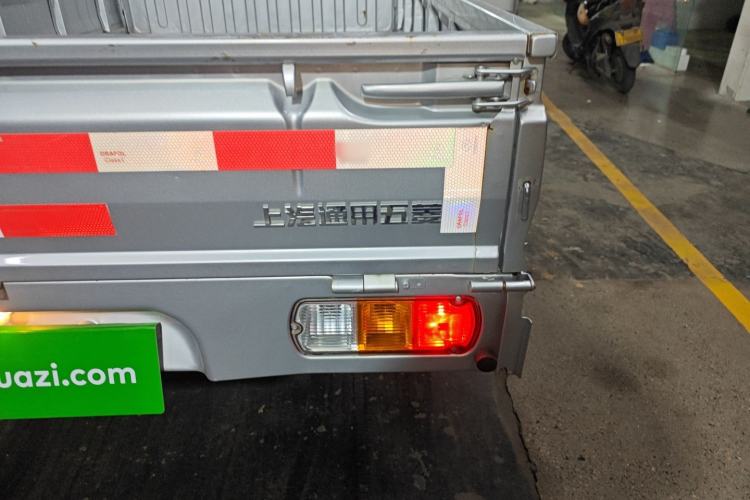 Used Wuling Rongguang Small Truck 2023 1.5L Single-Row LAR Exterior 6