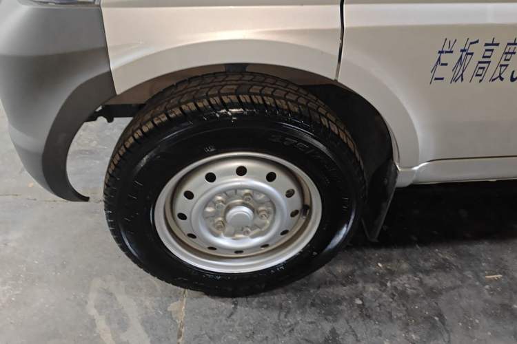 Used Wuling Rongguang Small Truck 2023 1.5L Single-Row LAR Exterior 7