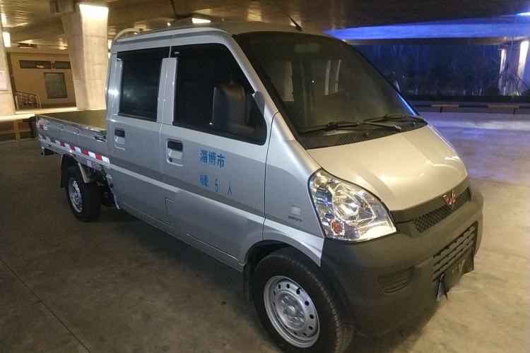 Used Wuling Rongguang Small Truck 2023 1.5L Double-Cab LAR Front Right 45 Deg