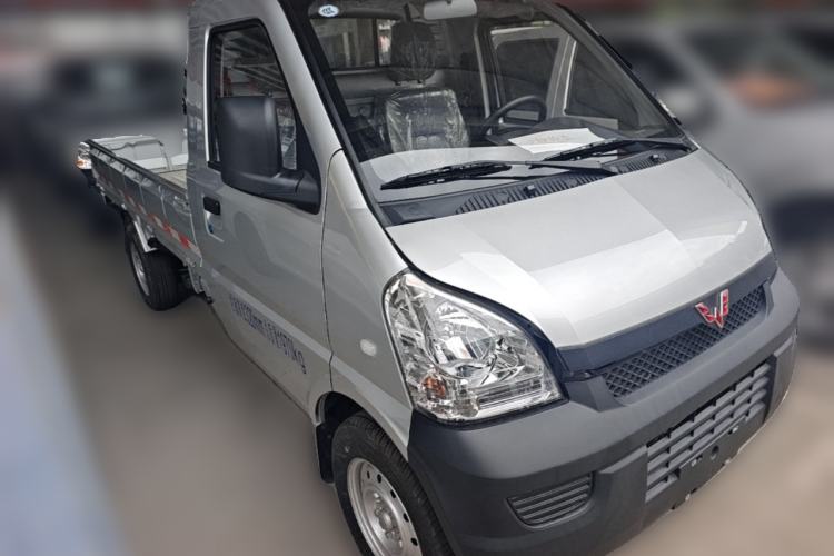 Used Wuling Rongguang Small Truck 2023 1.5L Single-Row LAR Front Right 45 Deg