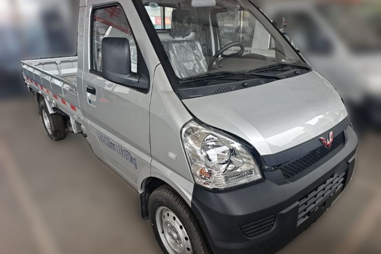 Used Wuling Rongguang Small Truck 2023 1.5L Single-Row LAR Front Right 45 Deg