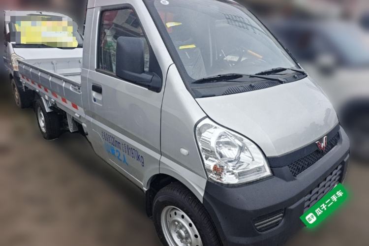 Used Wuling Rongguang Small Truck 2023 1.5L Single-Row LAR Front Right 45 Deg