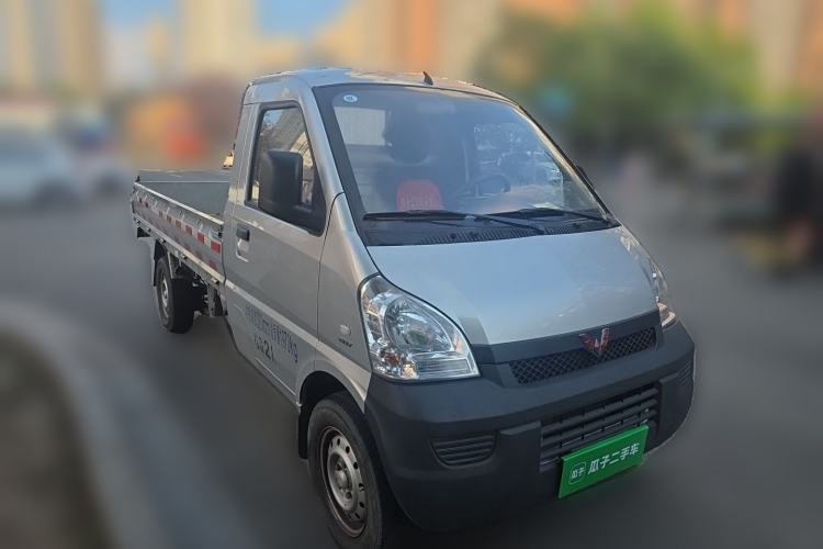 Used Wuling Rongguang Small Truck 2023 1.5L Single-Row LAR Front Right 45 Deg