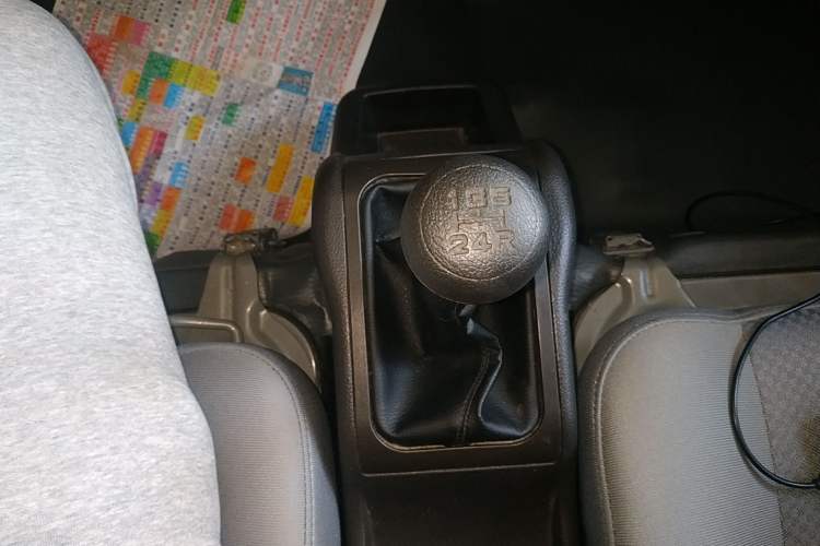 Used Wuling Rongguang Small Truck 2023 1.5L Single-Row LAR Gear Lever