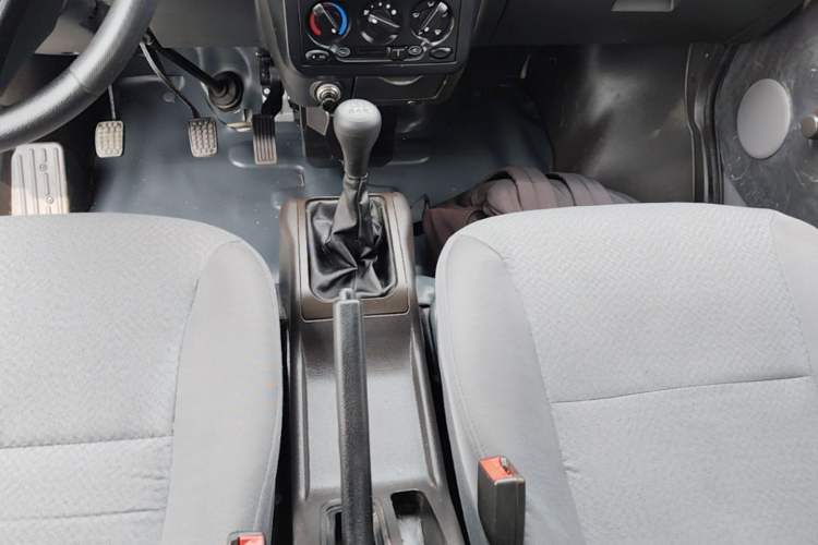 Used Wuling Rongguang Small Truck 2023 1.5L Double-Cab Extended-Length LAR Gear Lever