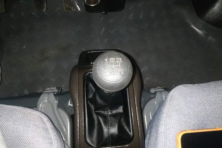 Used Wuling Rongguang Small Truck 2023 1.5L Double-Cab LAR Gear Lever