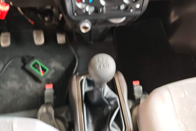 Used Wuling Rongguang Small Truck 2023 1.5L Double-Cab LAR Gear Lever