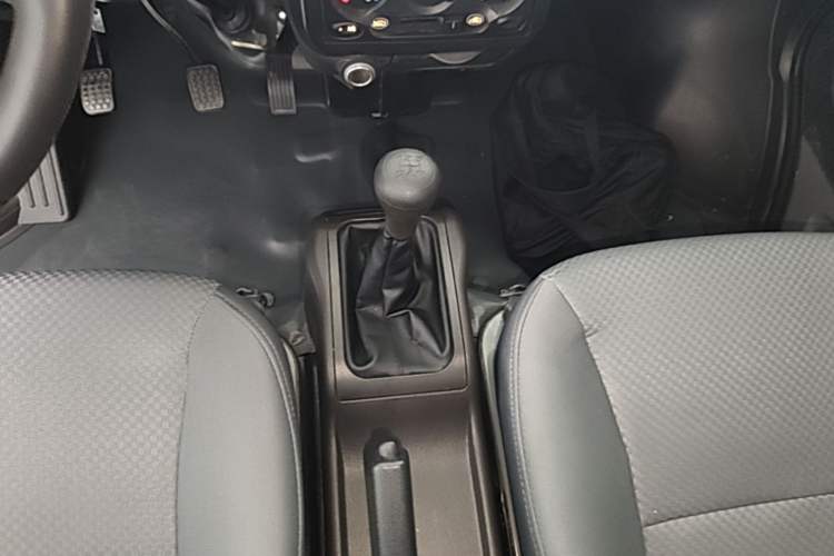 Used Wuling Rongguang Small Truck 2023 1.5L Double-Cab Extended-Length LAR Gear Lever