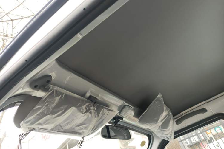 Used Wuling Rongguang Small Truck 2023 1.5L Single-Row LAR Headliner