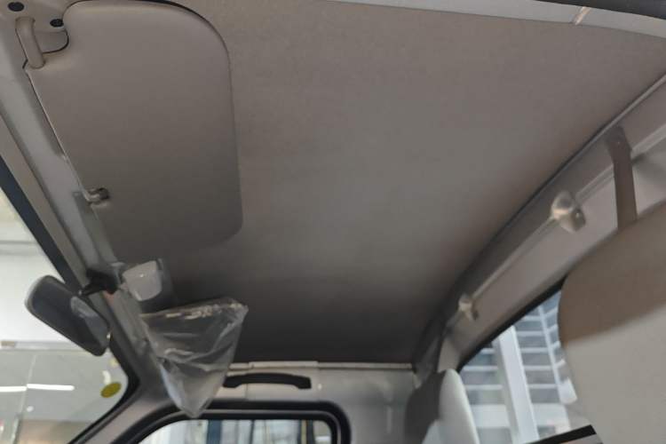 Used Wuling Rongguang Small Truck 2023 1.5L Single-Row LAR Headliner