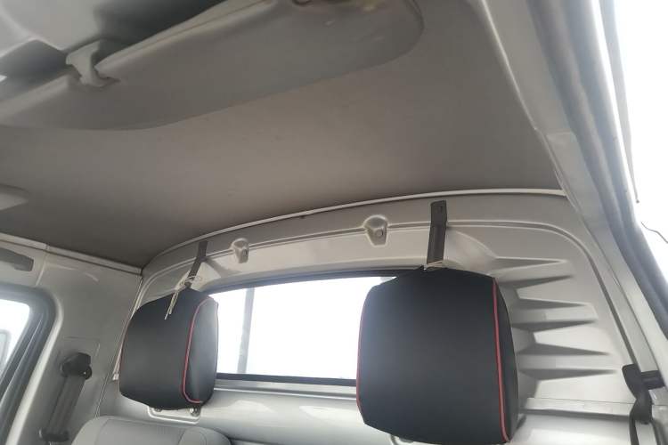 Used Wuling Rongguang Small Truck 2023 1.5L Single-Row LAR Headliner