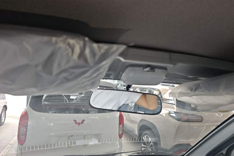 Used Wuling Rongguang Small Truck 2023 1.5L Single-Row LAR Headliner