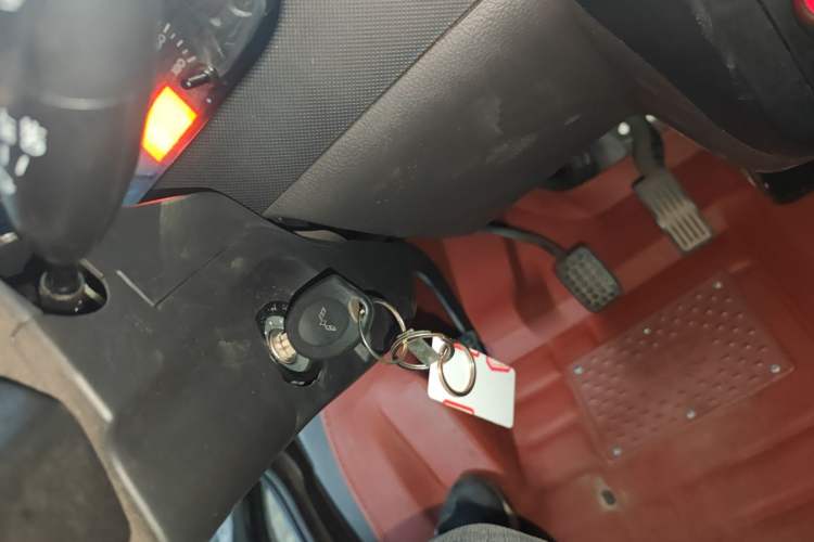 Used Wuling Rongguang Small Truck 2023 1.5L Single-Row LAR Interior 1