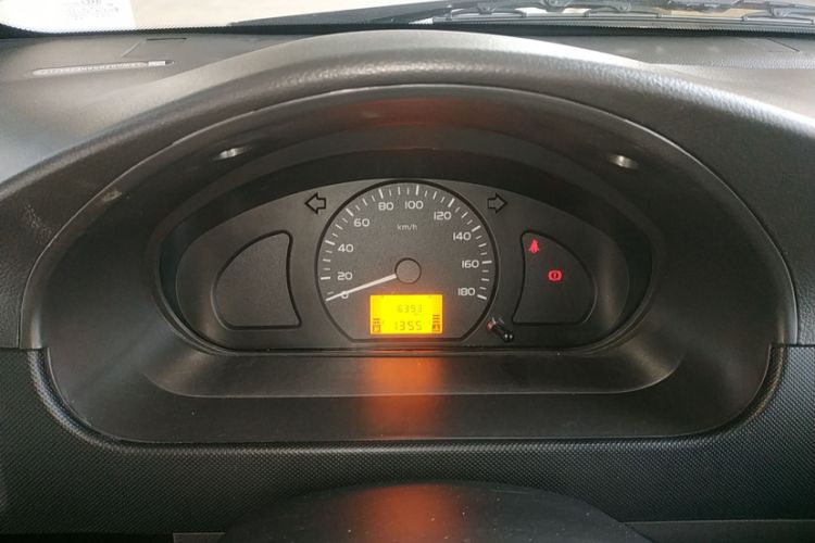 Used Wuling Rongguang Small Truck 2023 1.5L Double-Cab LAR Interior 4
