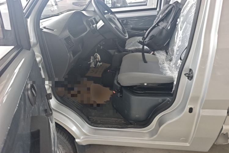 Used Wuling Rongguang Small Truck 2023 1.5L Single-Row LAR Left Front Seat