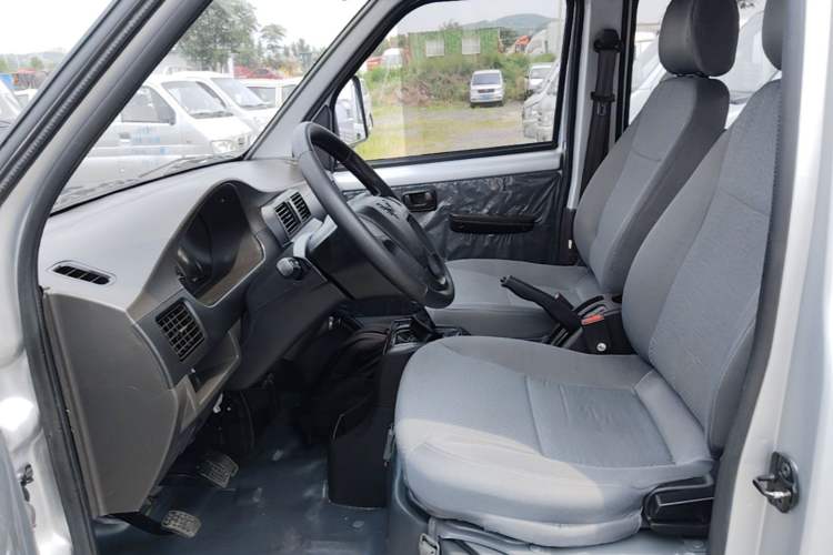 Used Wuling Rongguang Small Truck 2023 1.5L Double-Cab Extended-Length LAR Left Front Seat
