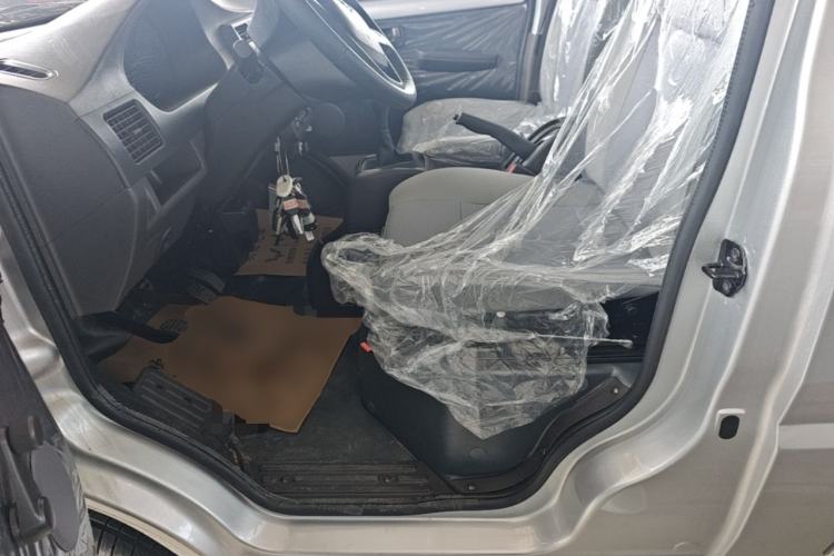 Used Wuling Rongguang Small Truck 2023 1.5L Single-Row LAR Left Front Seat