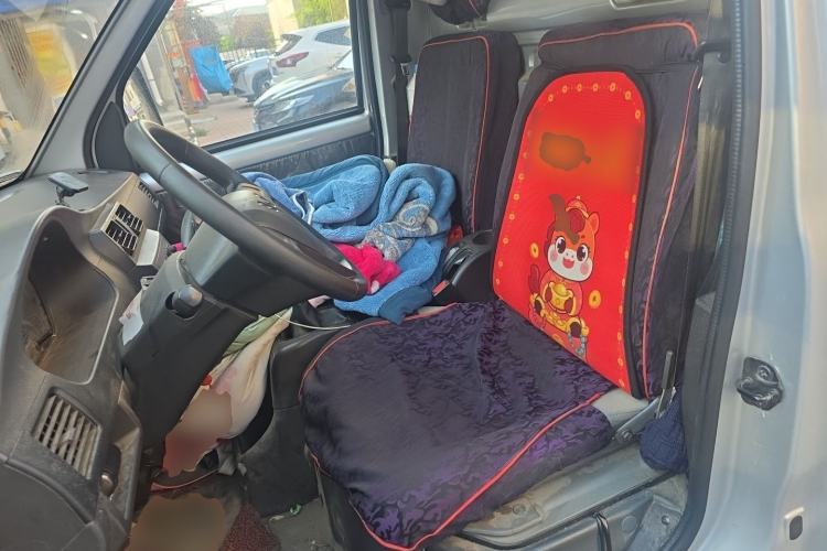 Used Wuling Rongguang Small Truck 2023 1.5L Single-Row LAR Left Front Seat