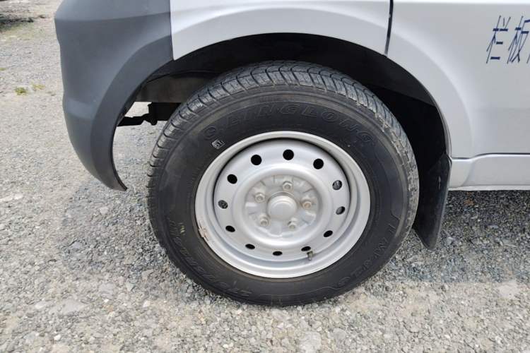 Used Wuling Rongguang Small Truck 2023 1.5L Double-Cab Extended-Length LAR Left Front Wheel Hub