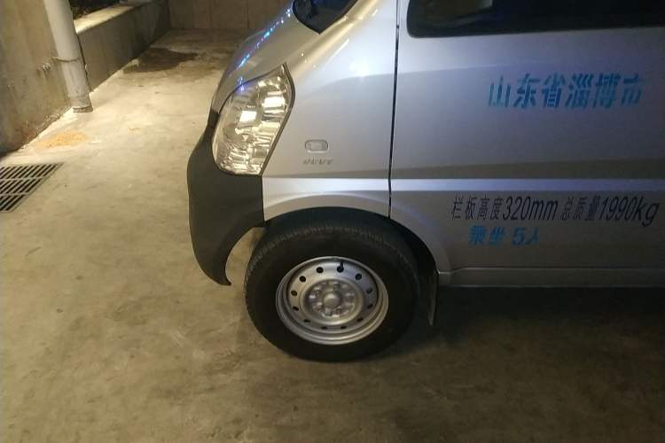 Used Wuling Rongguang Small Truck 2023 1.5L Double-Cab LAR Left Front Wheel Hub