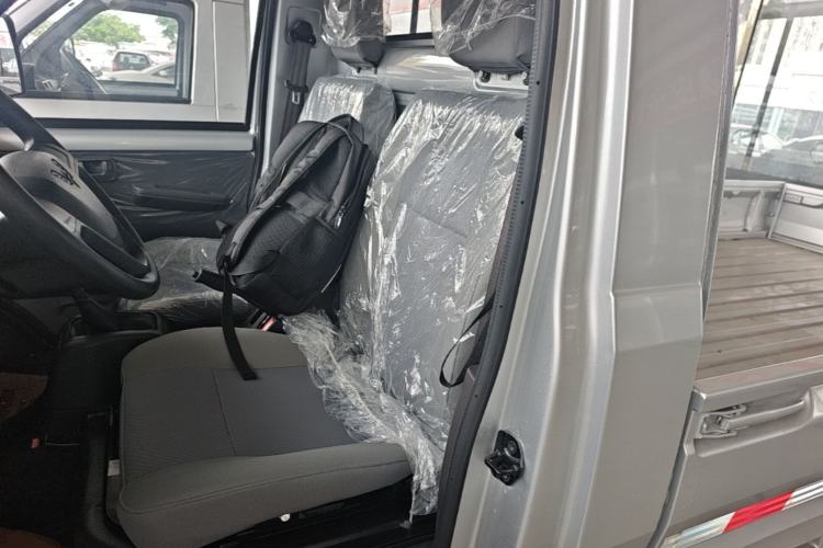 Used Wuling Rongguang Small Truck 2023 1.5L Single-Row LAR Left Rear Seat