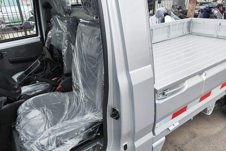 Used Wuling Rongguang Small Truck 2023 1.5L Single-Row LAR Left Rear Seat
