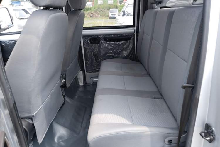 Used Wuling Rongguang Small Truck 2023 1.5L Double-Cab Extended-Length LAR Left Rear Seat