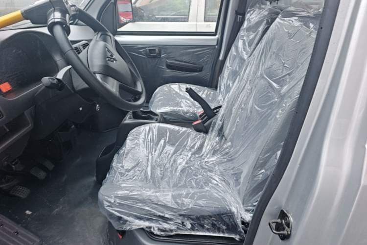 Used Wuling Rongguang Small Truck 2023 1.5L Single-Row LAR Left Rear Seat