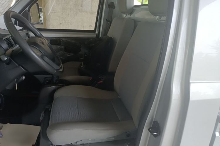 Used Wuling Rongguang Small Truck 2023 1.5L Single-Row LAR Left Rear Seat