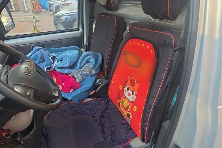 Used Wuling Rongguang Small Truck 2023 1.5L Single-Row LAR Left Rear Seat