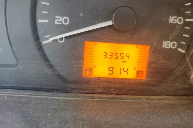 Used Wuling Rongguang Small Truck 2023 1.5L Single-Row LAR Odometer Close Up