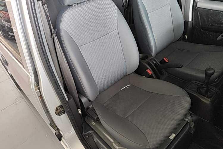Used Wuling Rongguang Small Truck 2023 1.5L Double-Cab Extended-Length LAR Right Front Seat