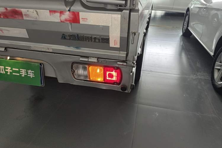 Used Wuling Rongguang Small Truck 2023 1.5L Double-Cab Extended-Length LAR Right Rear Taillight