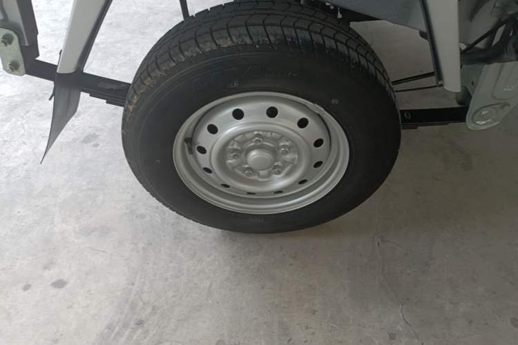 Used Wuling Rongguang Small Truck 2023 1.5L Single-Row LAR Right Rear Wheel Hub