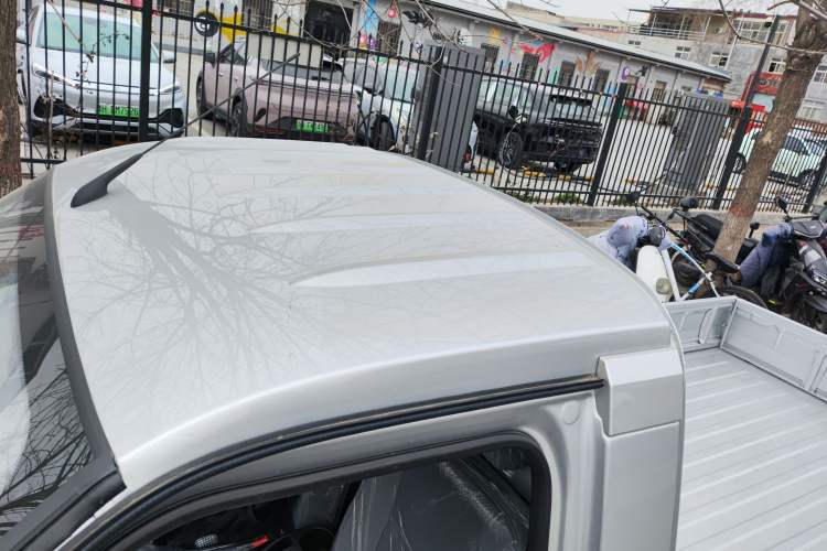 Used Wuling Rongguang Small Truck 2023 1.5L Single-Row LAR Roof