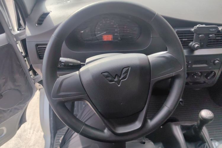 Used Wuling Rongguang Small Truck 2023 1.5L Single-Row LAR Steering Wheel