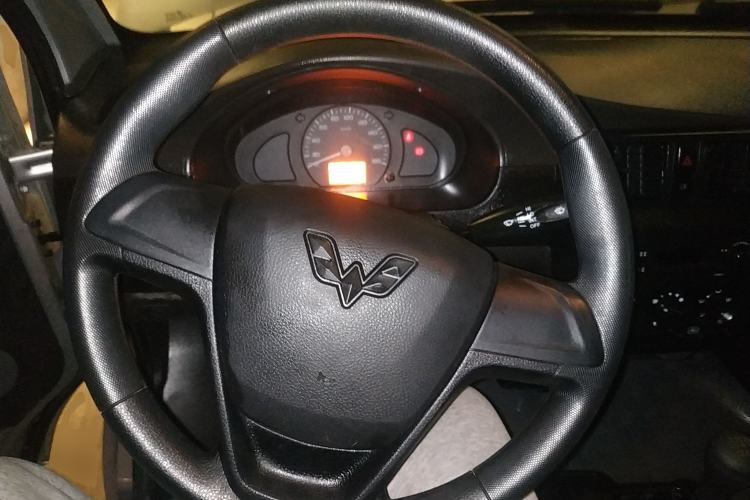 Used Wuling Rongguang Small Truck 2023 1.5L Double-Cab LAR Steering Wheel