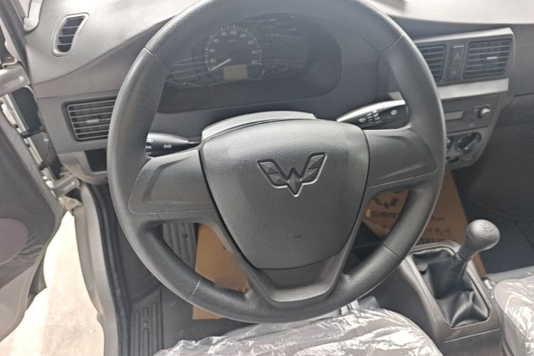 Used Wuling Rongguang Small Truck 2023 1.5L Single-Row LAR Steering Wheel