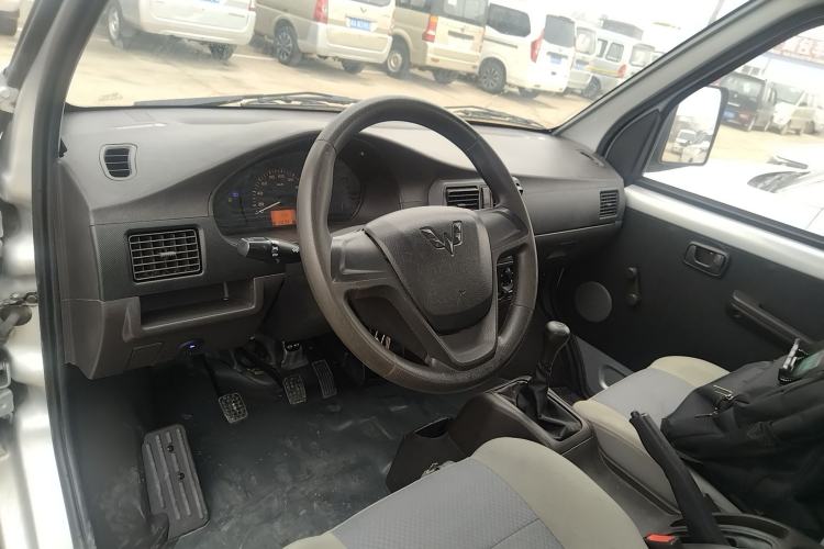 Used Wuling Rongguang Small Truck 2023 1.5L Single-Row LAR Steering Wheel