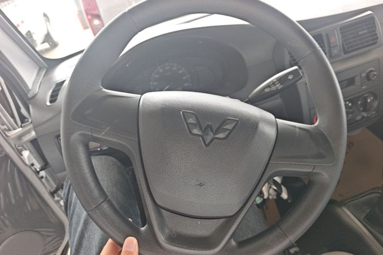 Used Wuling Rongguang Small Truck 2023 1.5L Single-Row LAR Steering Wheel