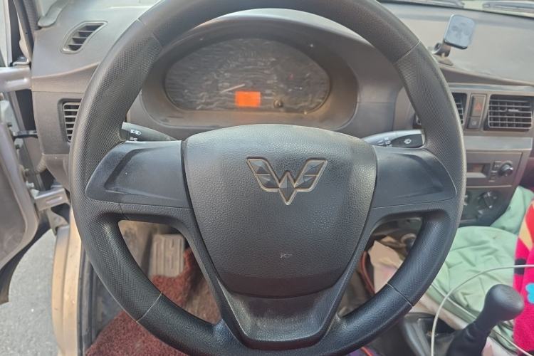 Used Wuling Rongguang Small Truck 2023 1.5L Single-Row LAR Steering Wheel