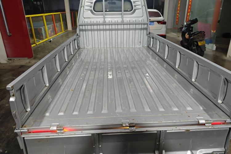 Used Wuling Rongguang Small Truck 2023 1.5L Single-Row LAR Trunk