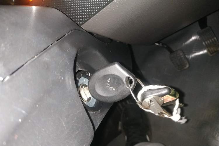 Used Wuling Rongguang Small Truck 2023 1.5L Double-Cab LAR Vehicle Key