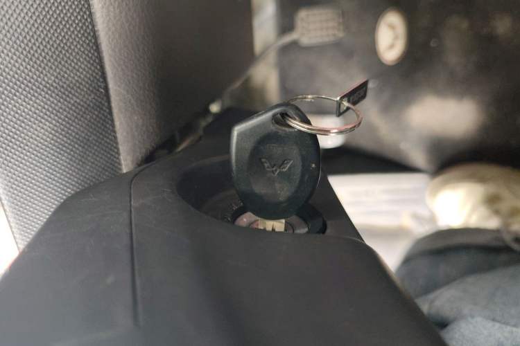 Used Wuling Rongguang Small Truck 2023 1.5L Single-Row LAR Vehicle Key