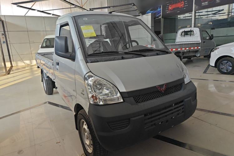 Used Wuling Rongguang Small Truck 2023 1.5L Single-Row Extended LAR Front Right 45 Deg