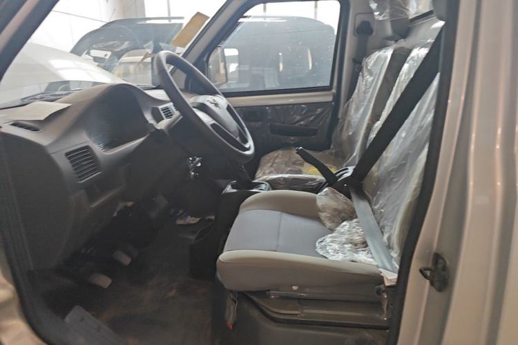 Used Wuling Rongguang Small Truck 2023 1.5L Single-Row Extended LAR Left Front Seat