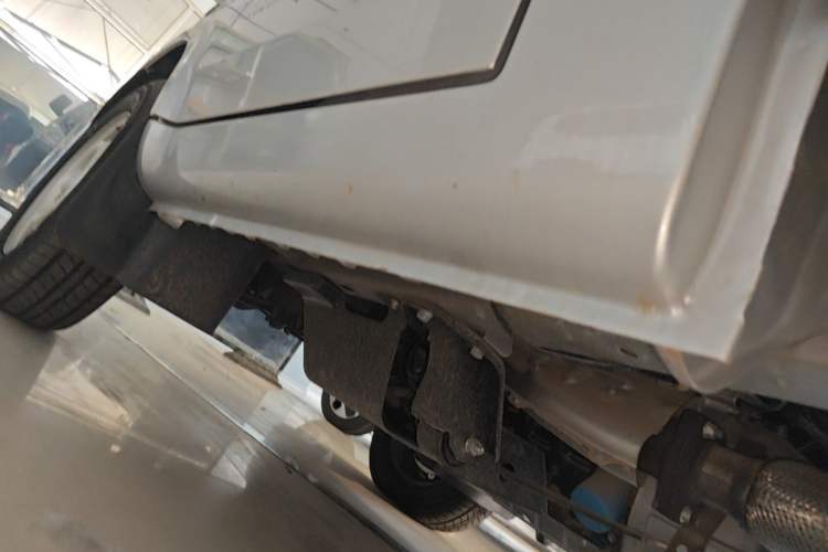 Used Wuling Rongguang Small Truck 2023 1.5L Single-Row Extended LAR Left Side Sill