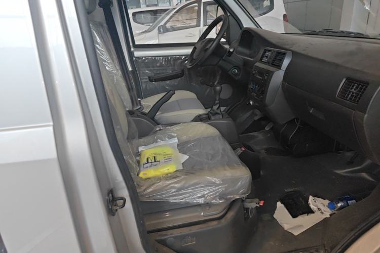 Used Wuling Rongguang Small Truck 2023 1.5L Single-Row Extended LAR Right Front Seat
