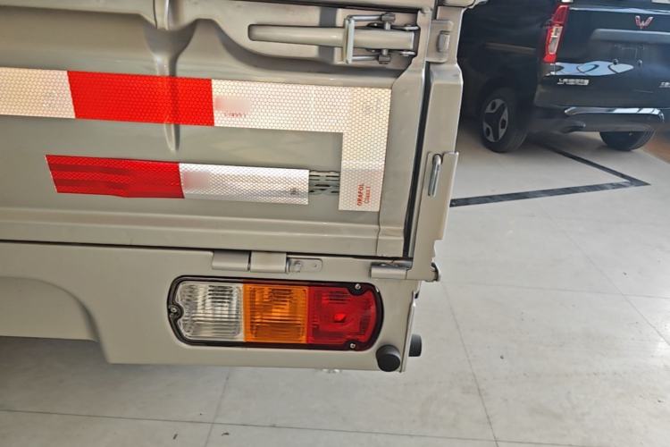 Used Wuling Rongguang Small Truck 2023 1.5L Single-Row Extended LAR Right Rear Taillight